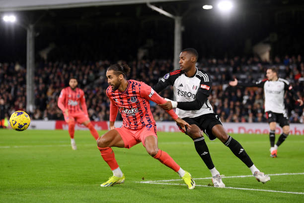 工作人员或 工作人员或